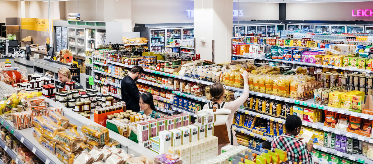I prezzi dei generi alimentari scendono a livello globale: perché in Italia aumentano?